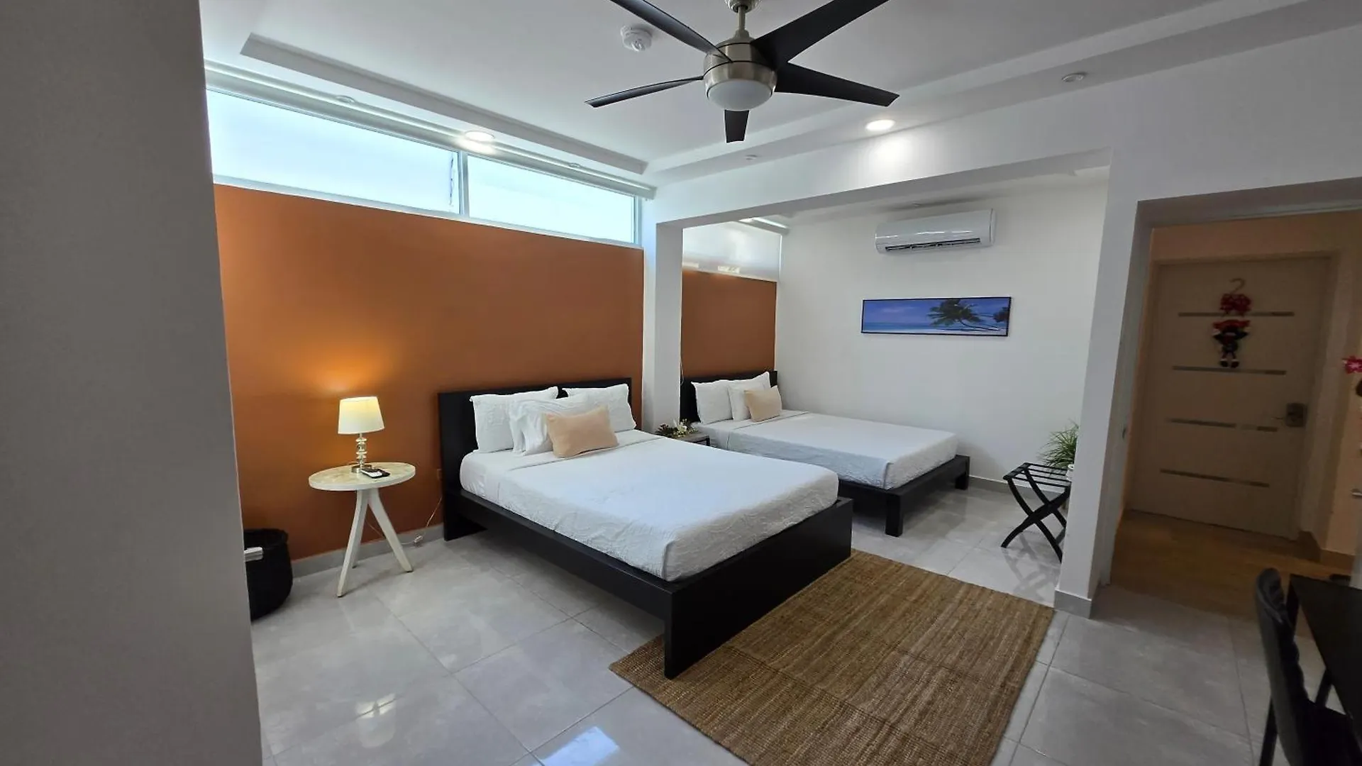 Elegant And Central Studio With Desk San Juan